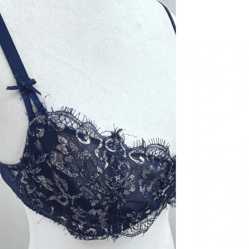 Victoria's Secret 36B Navy Lace Underwire Bra Floral Embroidery Lingerie Boudoir